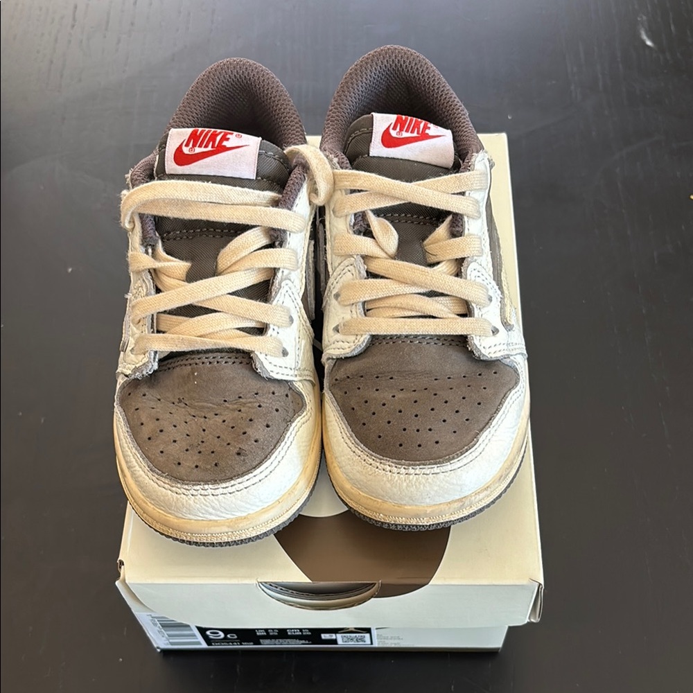 Travis Scott x Nike Jordan 1 Low Kids Sneakers